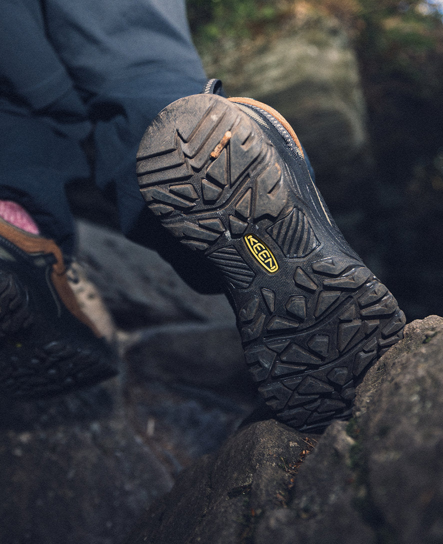 Men's Targhee IV Waterproof Hiking Shoe Triple Black - Image 9