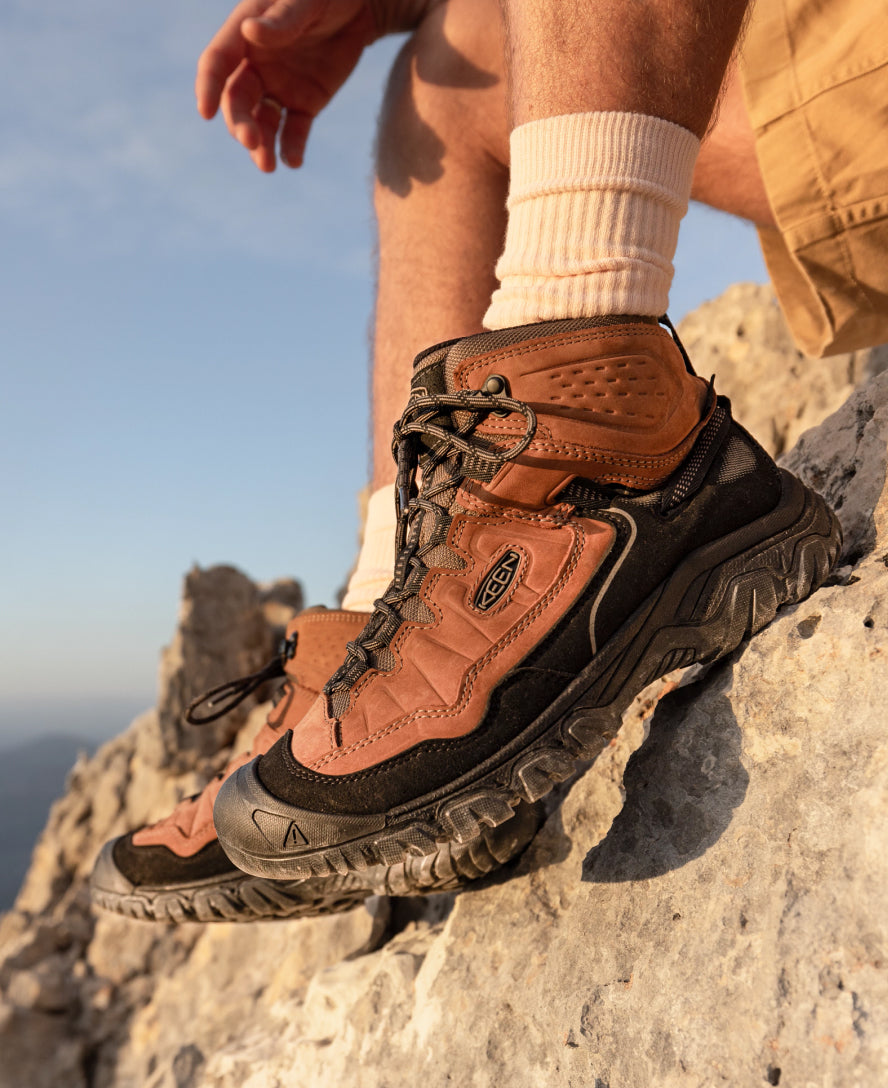Men's Targhee IV Wide Waterproof Hiking Boot Triple Black - Image 8