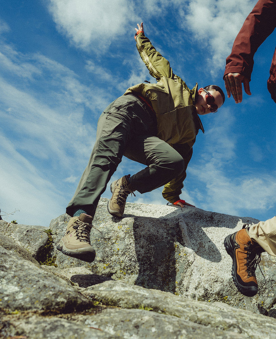 Women's Targhee IV Waterproof Hiking Boot Coyote/Peach Fuzz - Image 9