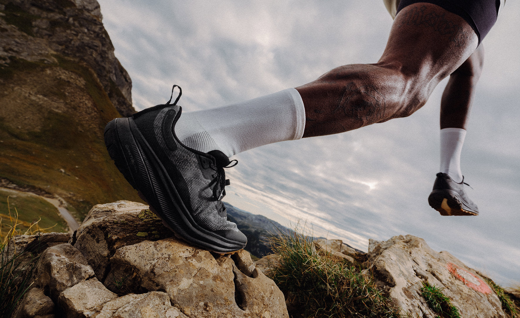 Men's Roam Trail Running Shoe Magnet/Burnt Brick - Image 7