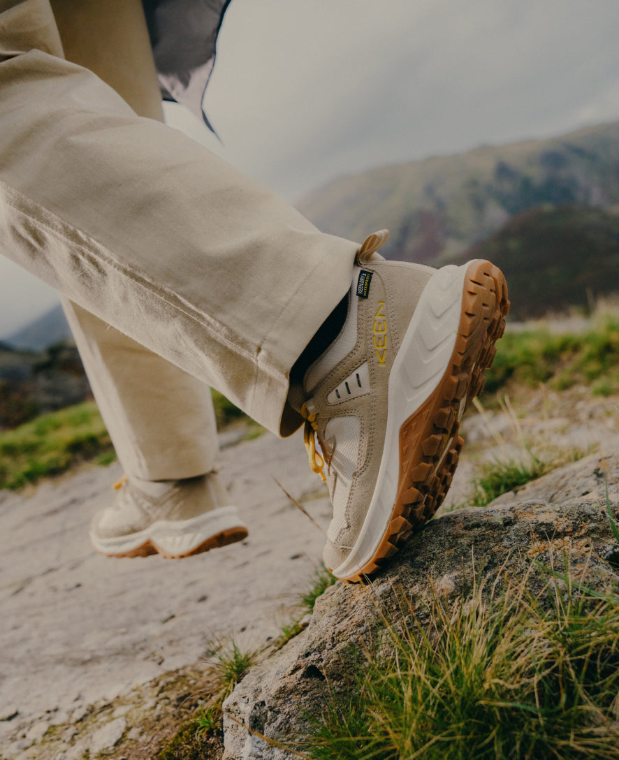 Women's Hightrail Waterproof Hiking Shoe Cameo Rose/Oak Buff - Image 8