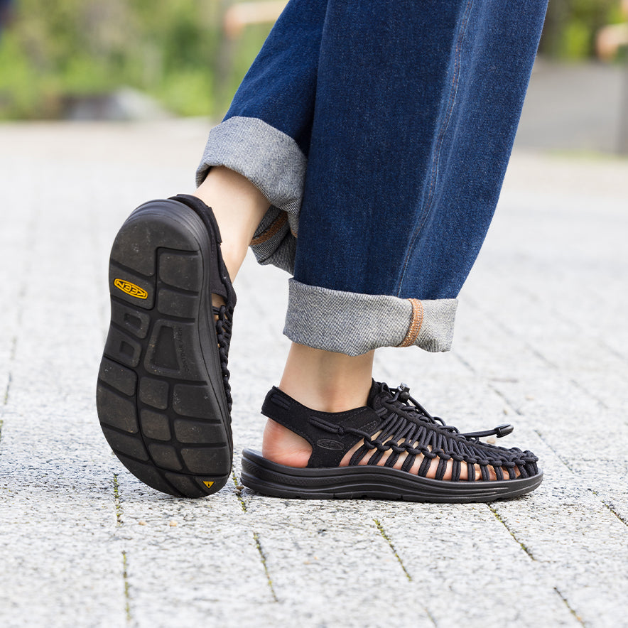 Women's UNEEK Sneaker Black/Black - Image 9