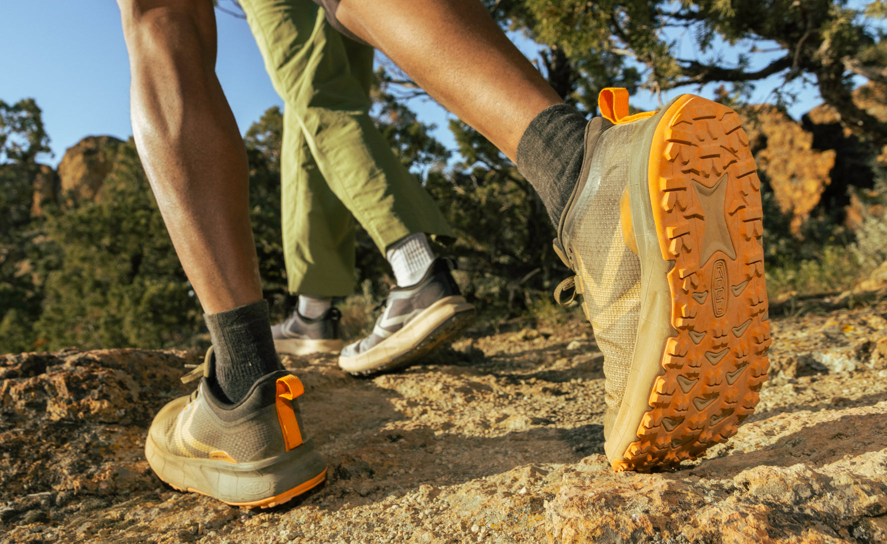 Women's 450 Dirt Hiking Shoe Birch/Nectarine - Image 7