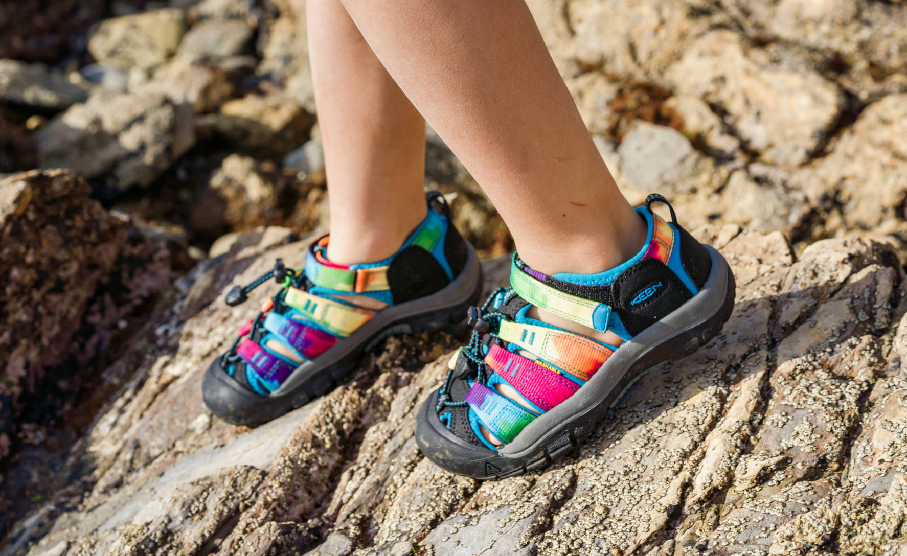Big Kids' Newport H2 Rainbow Tie Dye - Image 7