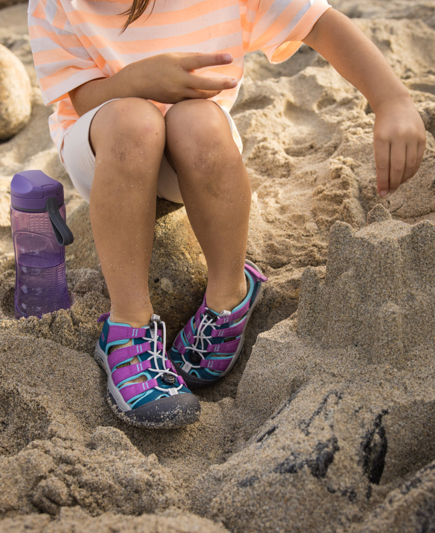 Little Kids' Newport Boundless Sandal Black/Precious Blue - Image 9